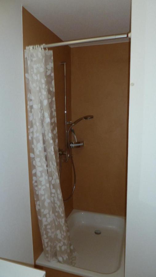 Holzji Daire Glis Dış mekan fotoğraf